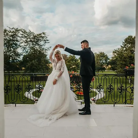 Hotel Art Kastiel Tomasov