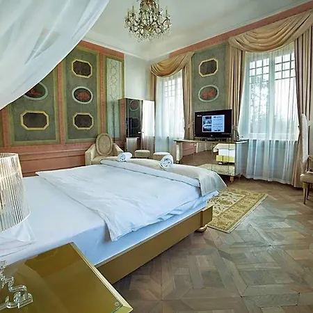 Art Kastiel Hotel Tomasov