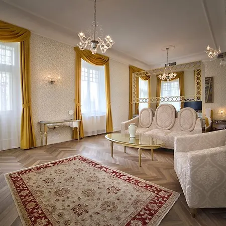 Hotel Art Kastiel Tomasov