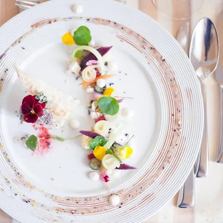 Art Kastiel Hotel 4*