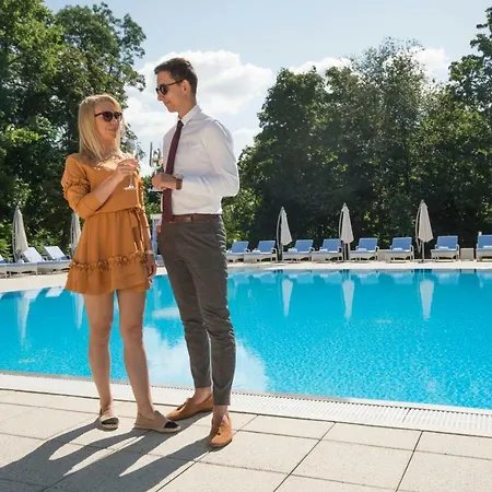 Hotel Art Kastiel Tomasov